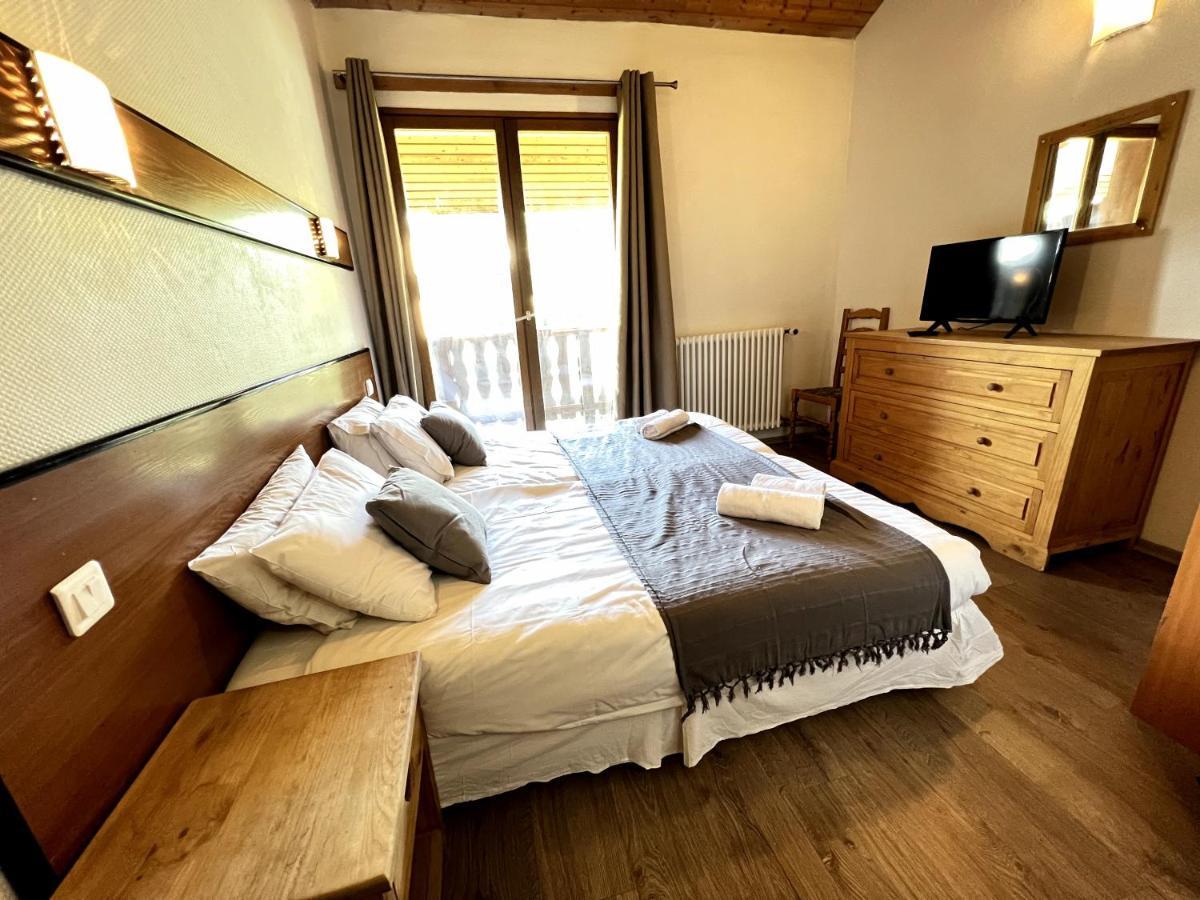 Hotel Le Piolet Сен-Мартен-де-Бельвиль Экстерьер фото